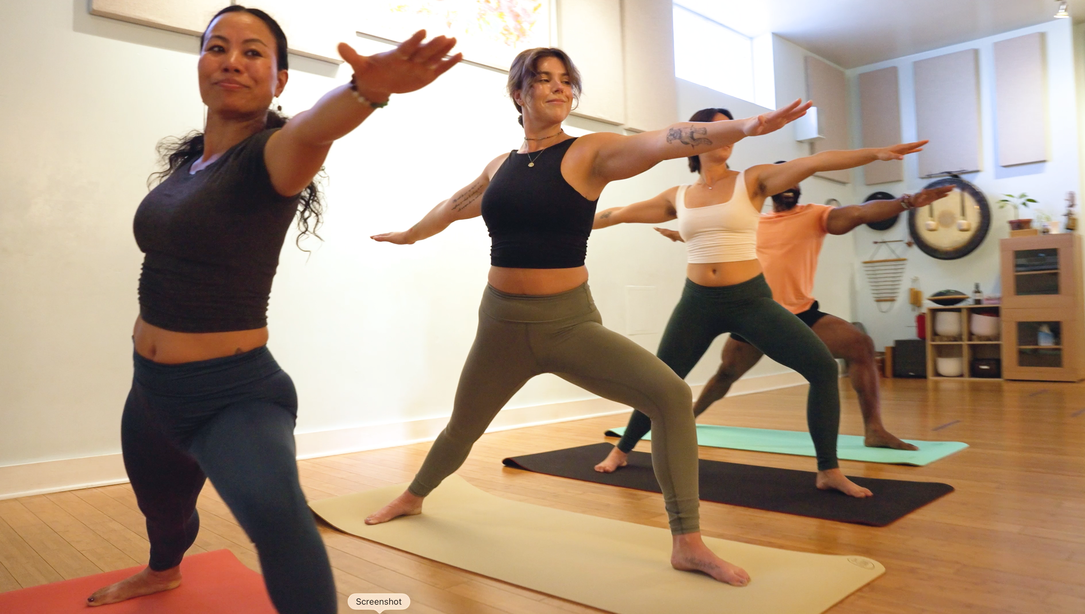 Load video: Alerse Luxury Eco Friendly Yoga Mats Video