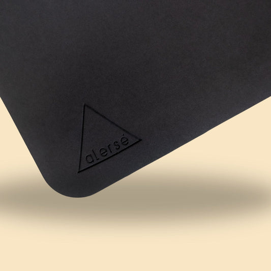 LIGHT Midnight Matte Black Yoga Mat - Alerse