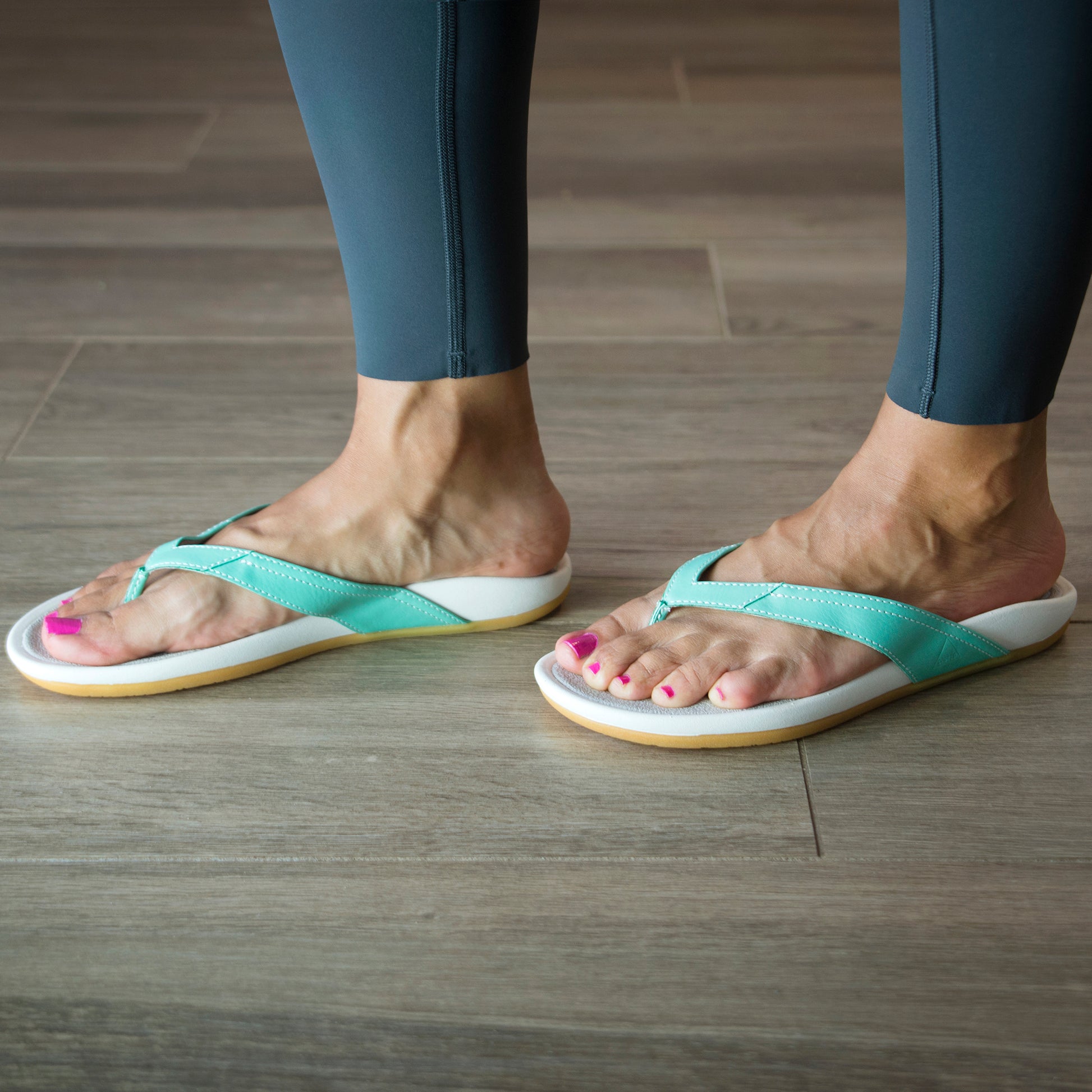 Yoga sandals with toe separator - Alerse